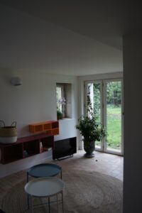 3_salon vue sur jardin-min